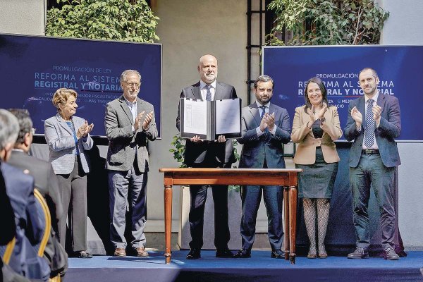 La Moneda promulgó la reforma a los notarios: las siete claves del nuevo sistema de nombramientos y el fin de los cargos vitalicios