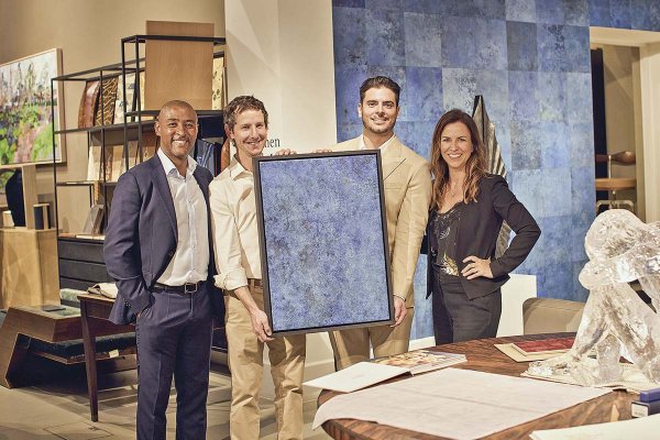 Startup Spora debuta con piezas decorativas de micelio de hongos en tienda de lujo de primo del rey Carlos III en Londres