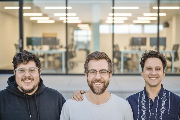 Chileno exOpenAI funda su propia startup de IA para el mundo legal y compliance en San Francisco