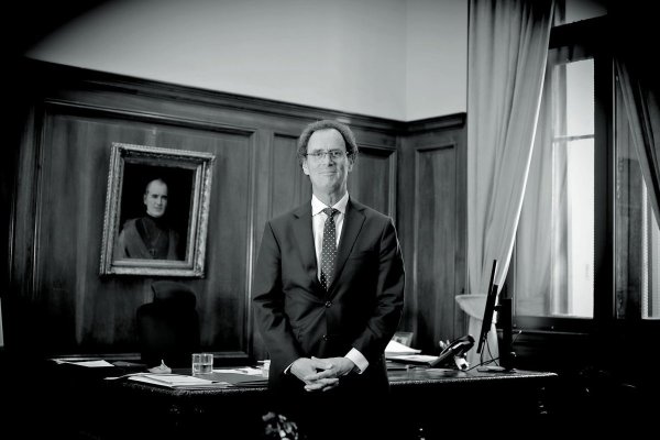 Cómo han sido los seis meses del rector De la Llera en la UC