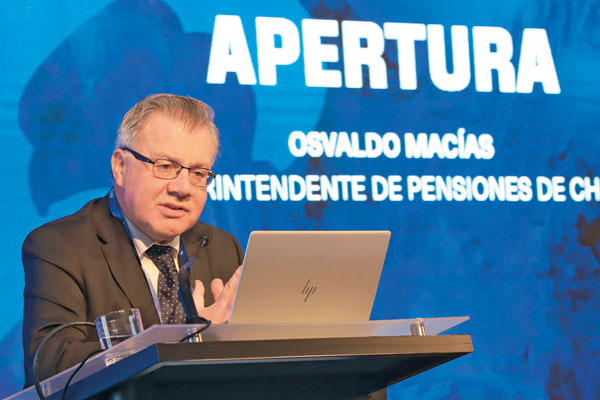 Macías y su futuro: “Si me piden que me quede y se dan las condiciones técnicas, probablemente lo haga”