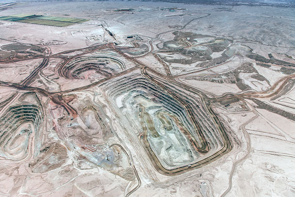 Otro frente sindical para los Luksic: trabajadores de Antucoya rechazan última oferta y alistan huelga