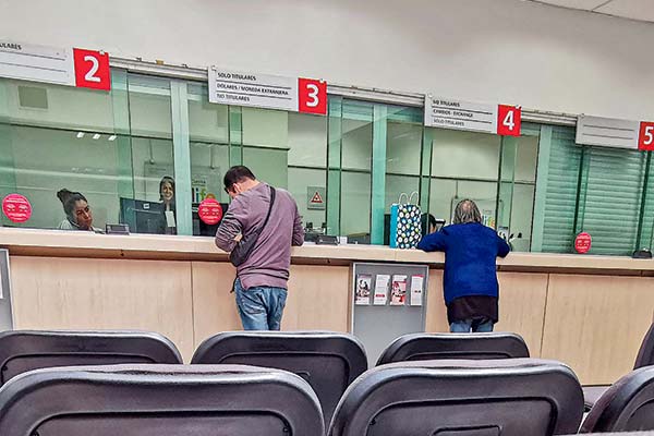 Oferta por créditos de consumo se vuelve más restrictiva y la demanda se mantiene débil, según el Banco Central