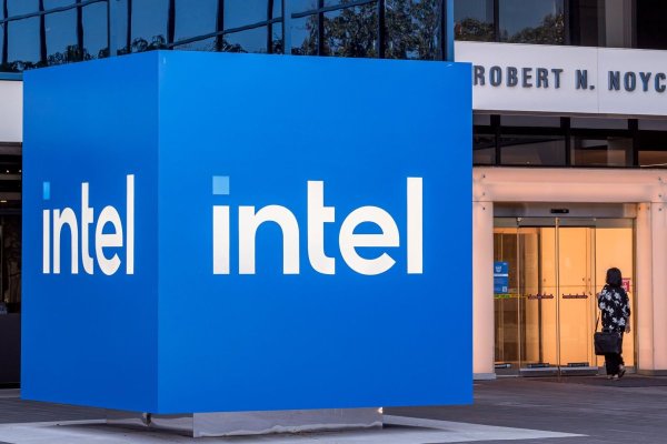 Intel vuelve a la rentabilidad y anuncia positiva proyección de ventas tras repunte en demanda de computadores