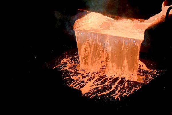 Futuro de cobre roza los US$ 5 la libra en Londres tras reporte de inflación que confirma próximos recortes de tasas en EEUU