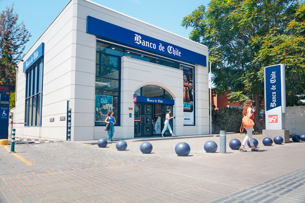 Banco de Chile saca ventaja en competencia por capitalización bursátil y amplía distancia con Falabella